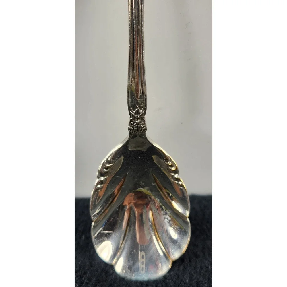 Vintage Community Silver Artistry Scalloped Sugar Spoon Silverplated